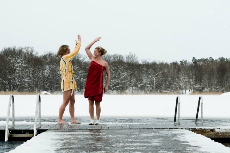 2 women on icelake in sweden lotl